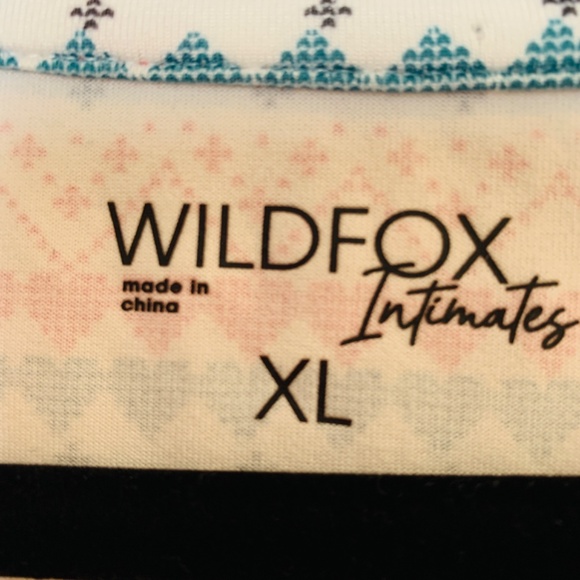 Wildfox Naughty and Nice Pajama Set XL Long Sleeve Top Shorts Nordic Christmas - Picture 4 of 16